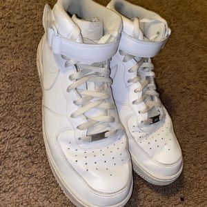 White Nike Air Force 1’s